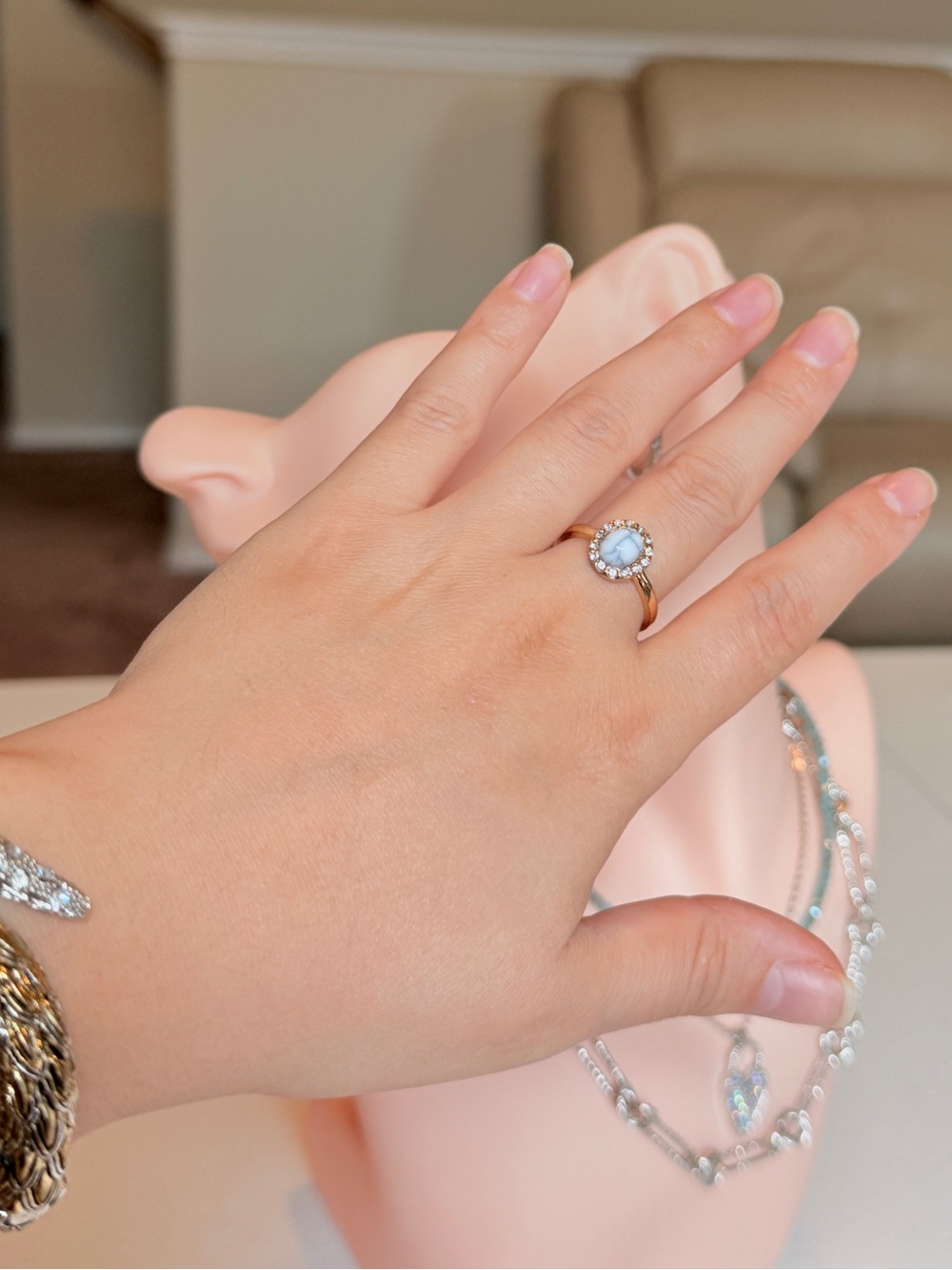 Elegant White Opal Ring - Picture 3 of 8